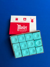 Lade das Bild in den Galerie-Viewer, Billardkreide Master verschieden Farben
